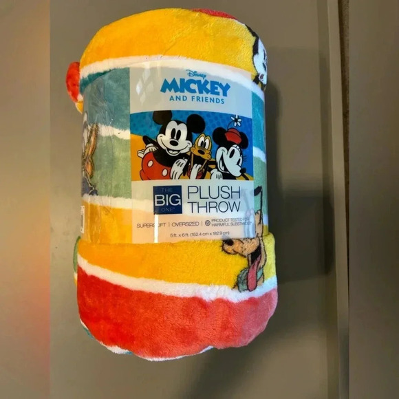 DISNEY MICKEY AND FRIENDS PLUSH OVERSIZED THROW SUPER SOFT MADE BYWOMAN OWNED CO - Picture 1 of 5